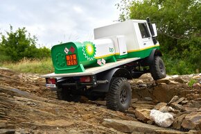 Mercedes-Benz Unimog 1:10 - 4