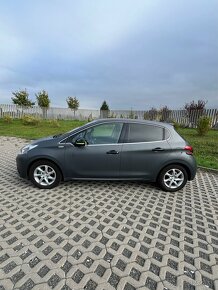 Peugeot 208 - 4