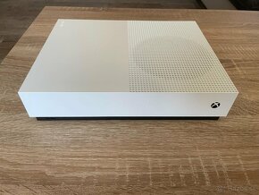 Predám Xbox one S, 1TB /digital/ - 4