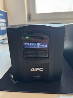 Záložný zdroj APC Smart-UPS 750i LCD 230V - 4