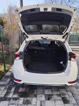 Toyota Auris Sports touring - 4