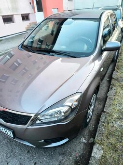 Kia Cee´d 1.4 CVVT EX ISG - 4