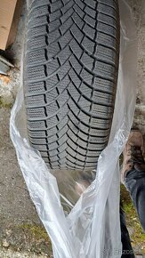 Predám 4 zimné pneumatiky Bridgestone Blizzak 225/55 R17 - 4