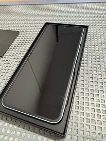 Samsung  Z Flip 6, 256GB – Len zapnutý, úplne nový - 4