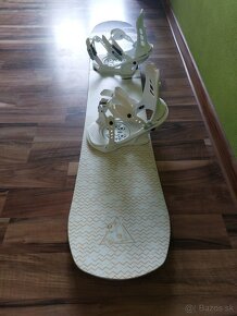 Predám dámsky snowboard, okuliare a prilbu - 4