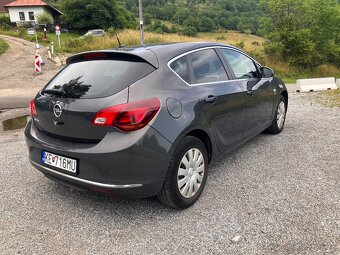 Opel astra 1.7 CDTI J 2013 - 4