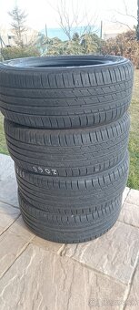 Kumho 235 50R18 - 4