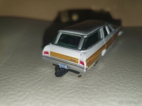 Johny Lightning 1973 Chevy Caprice Estate Wagon - 4