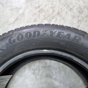 Zimné pneumatiky 235/55 R17 GOODYEAR DOT4920 - 4