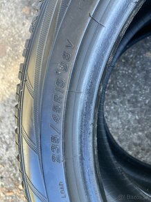 Zimné pneu 235/45R18  viem aj prezuť - 4