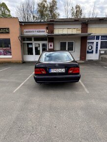 Mercedes E300 TD - 4