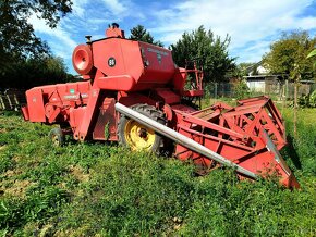 Kombajn Massey ferguson 86 s balíkovačom - 4