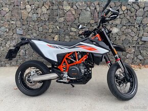 Predam KTM 690 SMC-R r.v. 08/2020, 1.majitel, KTM 690 SMC R - 4