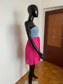 Riflové šaty so šifónovou sukňou - 4