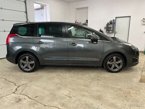 Peugeot 5008 1.6HDi 7MÍST NAVI 2 x LITÁ KOLA  AUTOMAT - 4