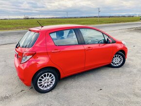 Toyota Yaris 1.0i - 4