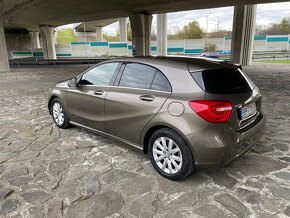 Mercedes A180 A/T - 4