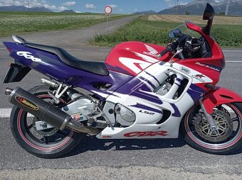 Honda CBR 600F - 4