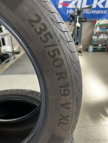 235/50R19 Continental PremiumContact 6 - 4