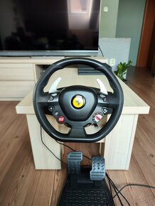 Volant Ferrari 488 GTB pre PS4 -  Thrustmaster T80 s krabic - 4