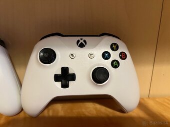 Predám 2 x Original Xbox One Controller s nabijackou - 4