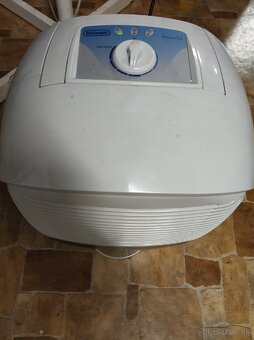 Predám odvlhčovač Delonghi - 4