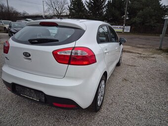 Kia rio - 4