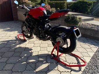 MV Agusta Brutale Rosso 800 - 4