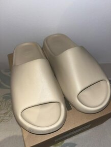 Adidas Yeezy slide - 4