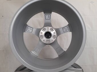 X Toyota, Suzuki alu disky 7,5 J 5x114,3 R18 ET45 - 4