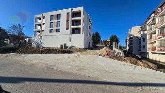 PREDAJ 3 IZB BYT 69,29 m² + balkón 4,89 m² , novostavba hol - 4