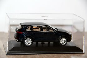 Porsche Cayenne S 2014 1:43 Minichamps - 4