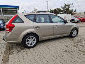 Predám Kia Ceed SW 2.0 CRDi 103 KW..Klíma,Tažné,Ohrev,Tempo - 4