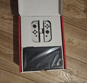 Nintendo switch OLED - 4