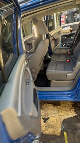 VW Touran 2.0 TDI - 4