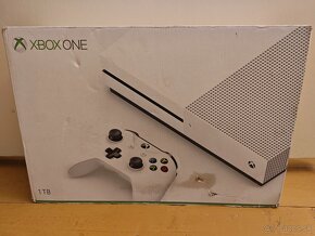 ✅ Xbox One S 500GB, 1TB + 2x ovládač + 2x Hry ✅ - 4