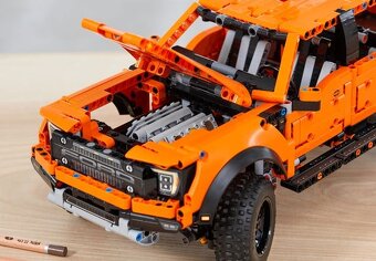 Stavebnica Ford Raptor - 4