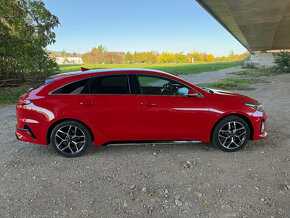 Kia ProCeed 1.6 CRDi SCR GT-Line - 4