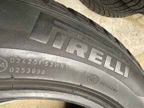 Pirelli 225/55 R17 4x=250€ - 4