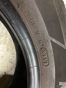 Predám dve pneumatiky Hankook 205 55 R16 - 4