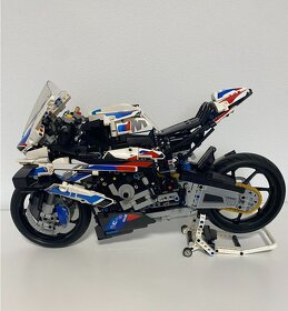 LEGO BMW M 1000 RR 42130 - 4