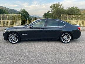 Predám BMW rad 7 740d xDrive 230kw / CIC / Šiber / Webasto - 4