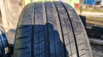 Letné pneu 225/50 R18 --- DUNLOP - 4