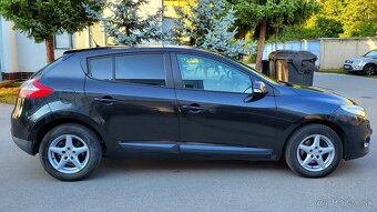 Renault Megane hatchback 2009 diesel - 4