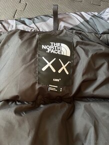 The North Face x Kaws Bunda - 4