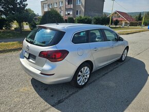 Opel Astra J 1.7CDTI - 4