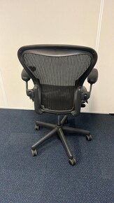 Herman Miller Aeron Without Forward Tilt - 4