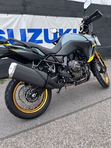 Suzuki Vstrom 800 DE - 4