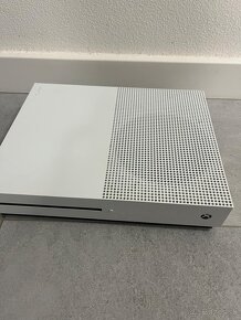 Xbox one s ovládačom - 4