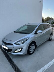 Hyundai i30 combi 1.6crdi model 2013 - 4